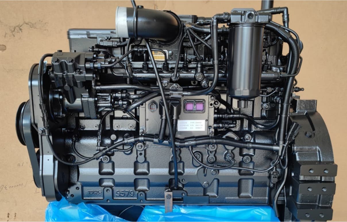 Поступление на склад - двигатели Komatsu SAA6D114E-3 - для Komatsu PC300-8.