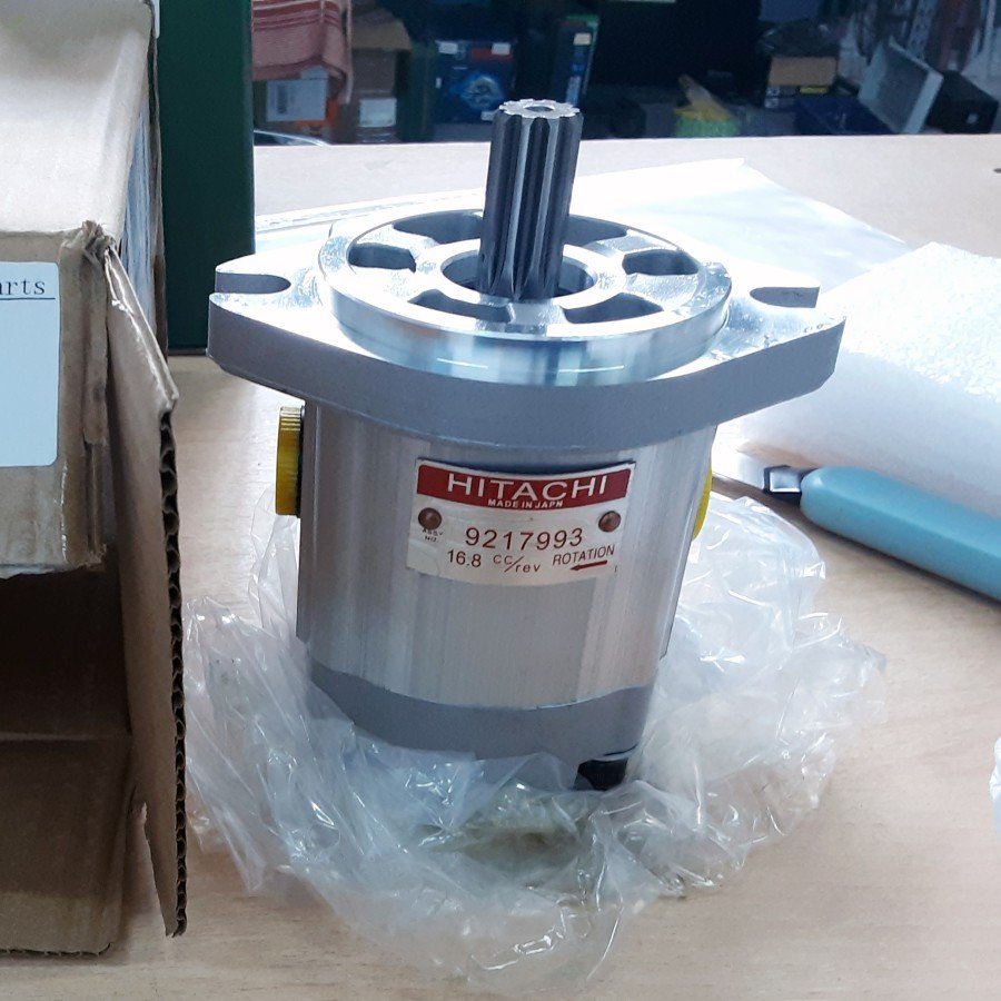 Насос управления 8861 9217993 / 40417 YB60000257 9217993